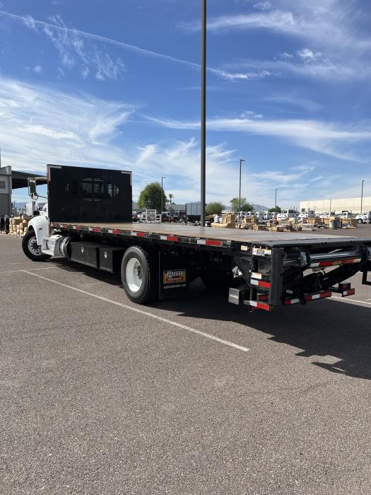 2019 Peterbilt 330-2