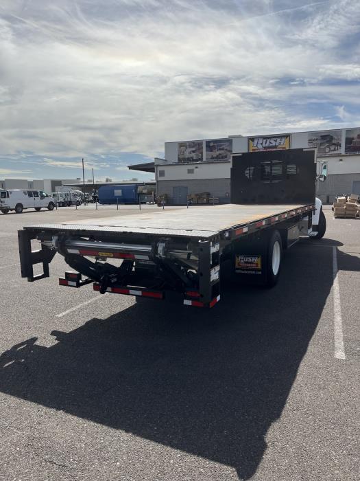 2019 Peterbilt 330-3