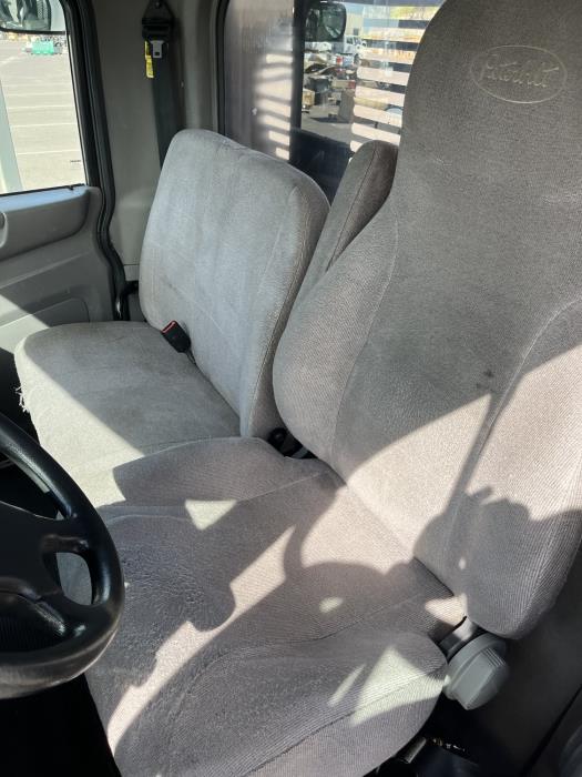 2019 Peterbilt 330-5