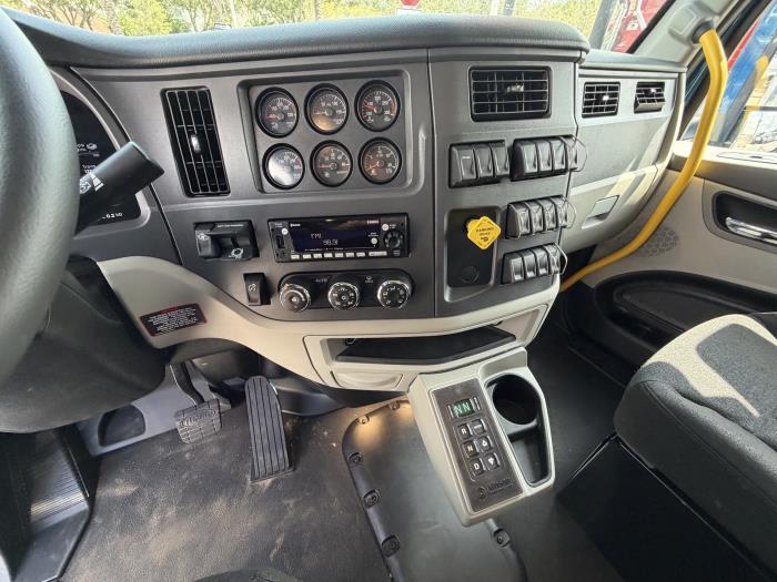 2027 Peterbilt 567-16