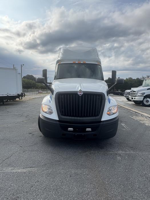 2022 International LT625-1