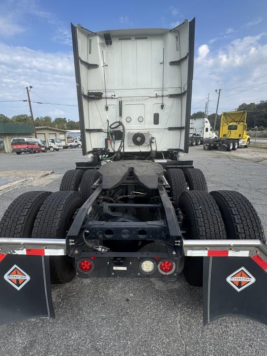 2022 International LT625-4
