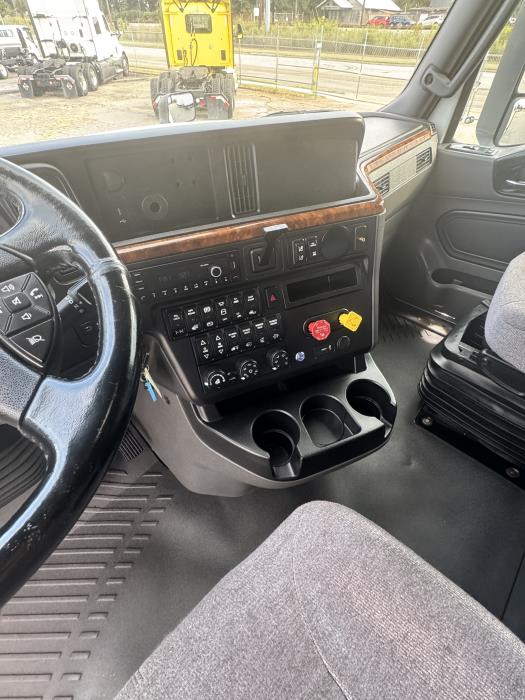2022 International LT625-9