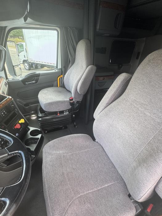 2022 International LT625-10