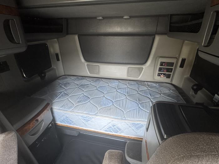 2022 International LT625-11