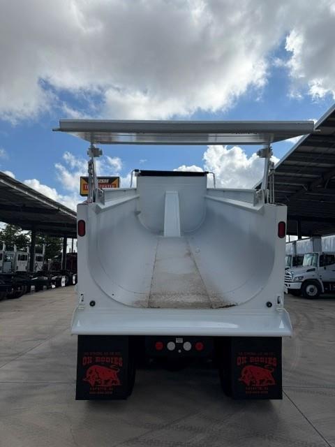 2027 Peterbilt 567-15