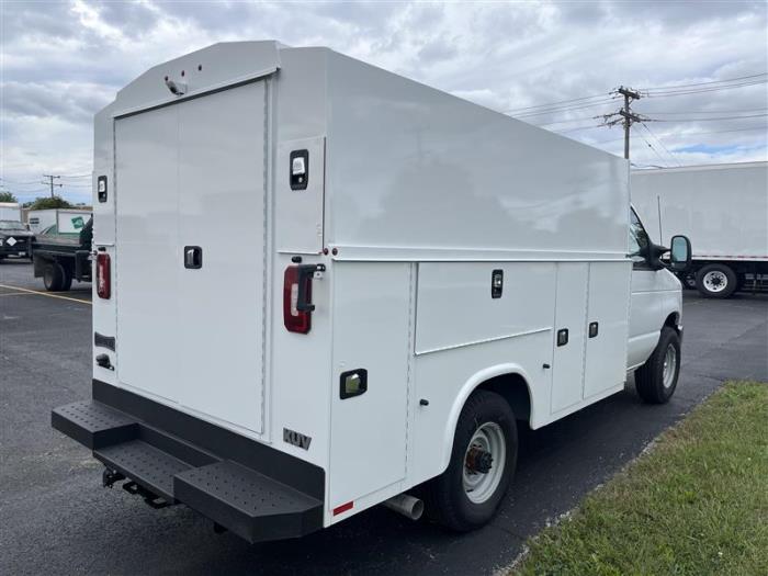 2027 Ford E-350-9