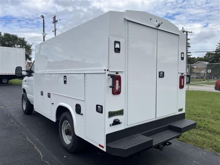 2027 Ford E-350-5