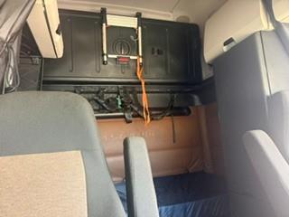2022 Freightliner Cascadia-15