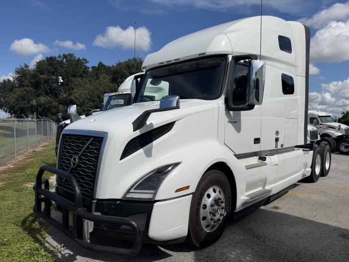 2020 Volvo VNL64T760-1