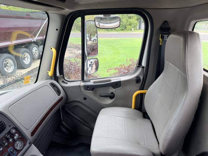 2020 Freightliner Business Class M2 106-17