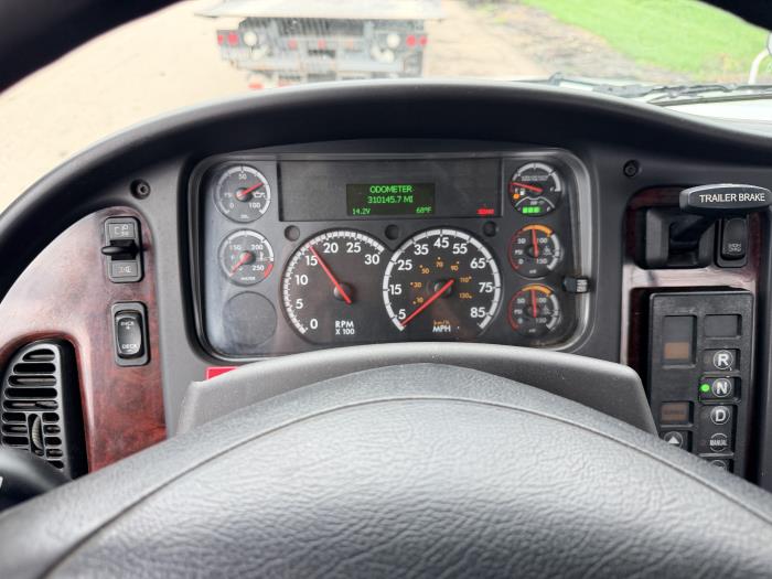2020 Freightliner Business Class M2 106-18