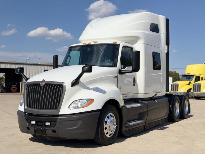 2022 International LT625-0