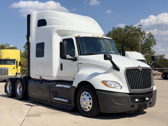 2022 International LT625-2