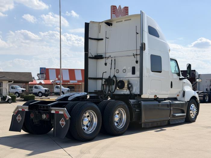 2022 International LT625-4