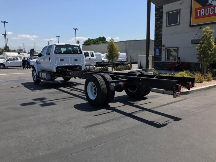 2027 Ford F-650-1