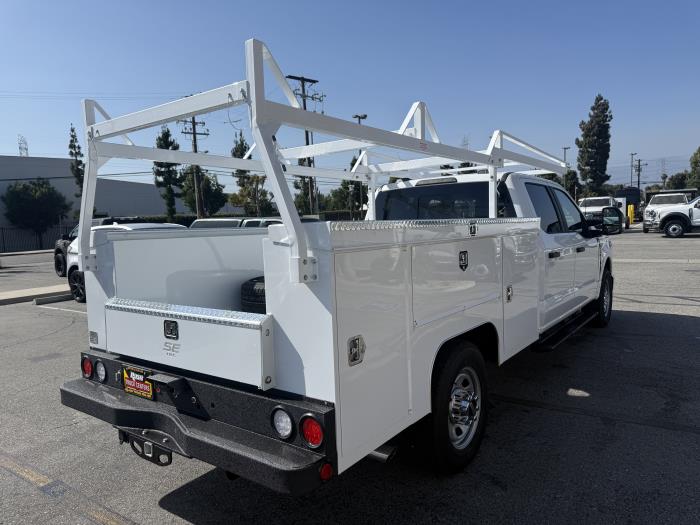 2027 Ford F-350-4