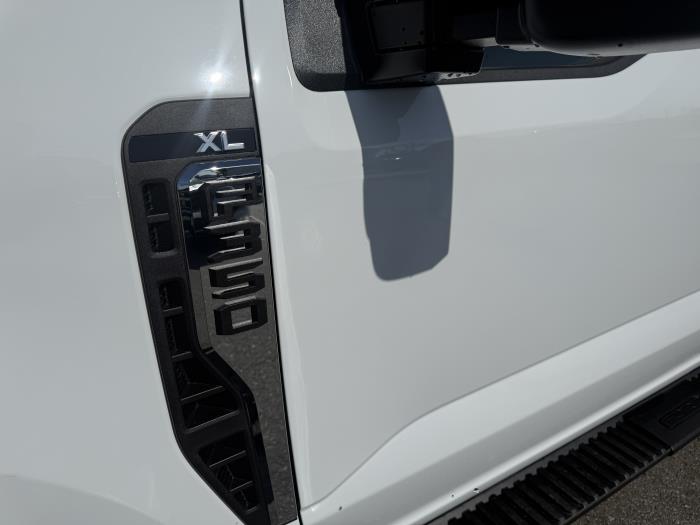 2027 Ford F-350-22
