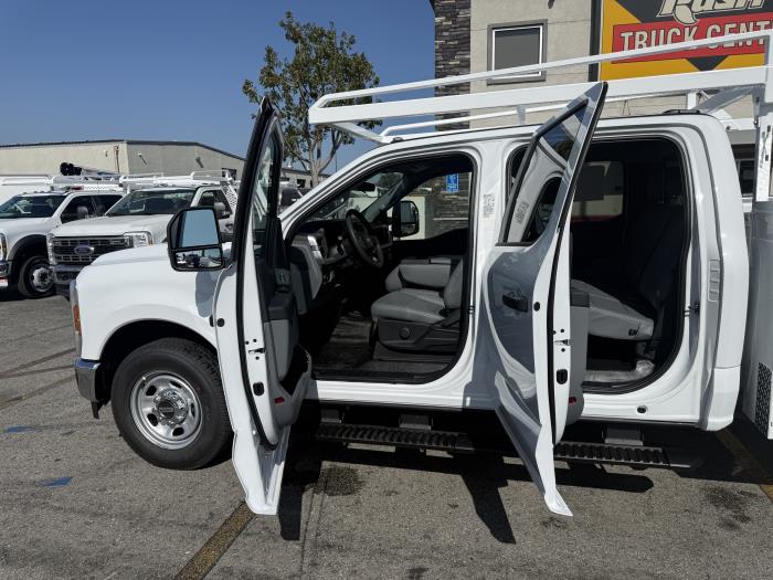 2027 Ford F-350-24