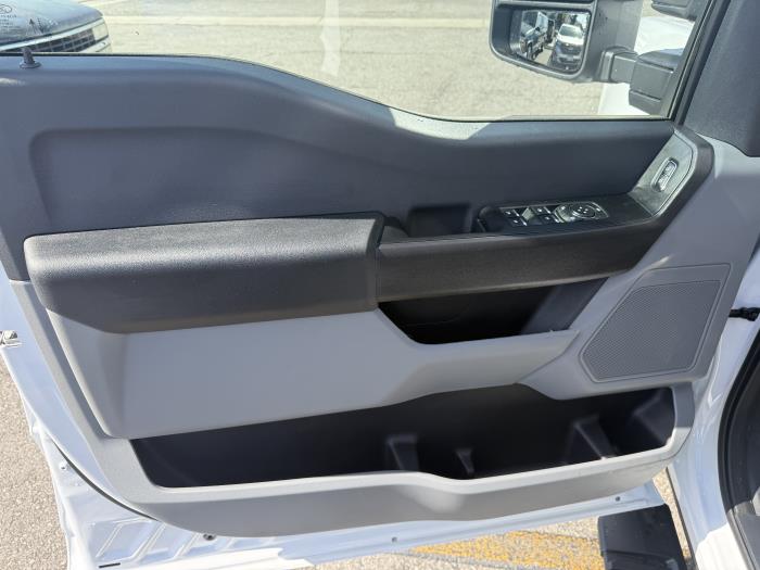 2027 Ford F-350-27