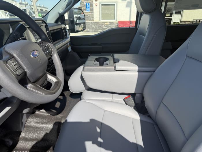 2027 Ford F-350-29