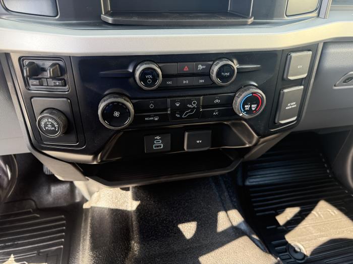 2027 Ford F-350-32