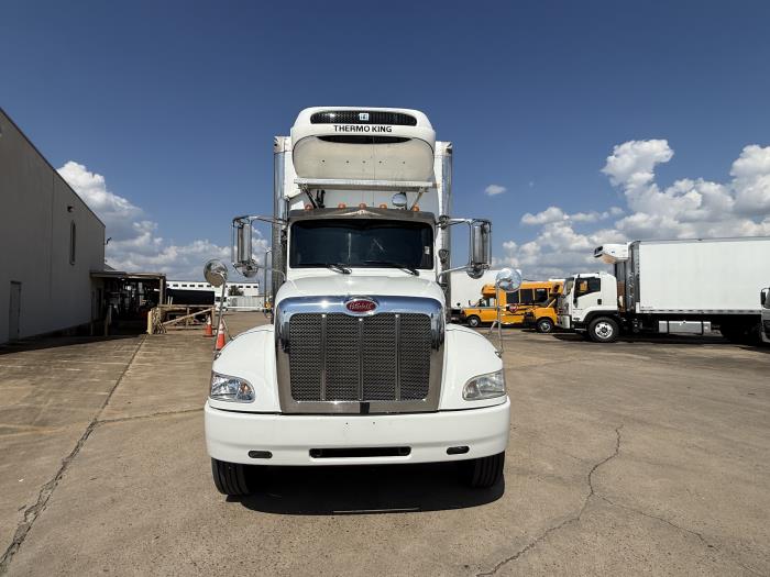 2019 Peterbilt 348-1