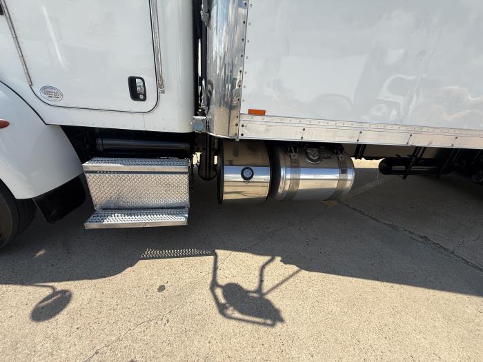 2019 Peterbilt 348-3