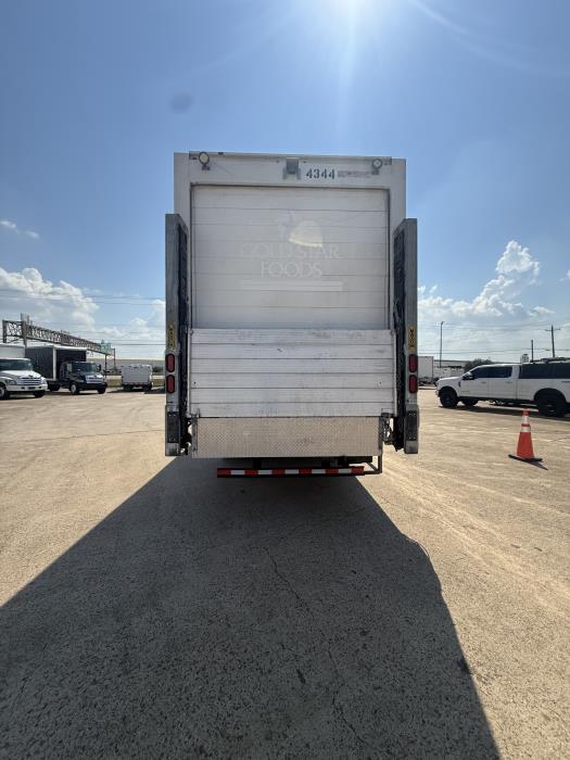 2019 Peterbilt 348-7
