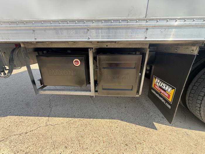 2019 Peterbilt 348-9