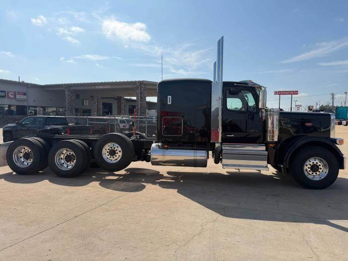 2027 Peterbilt 589-6