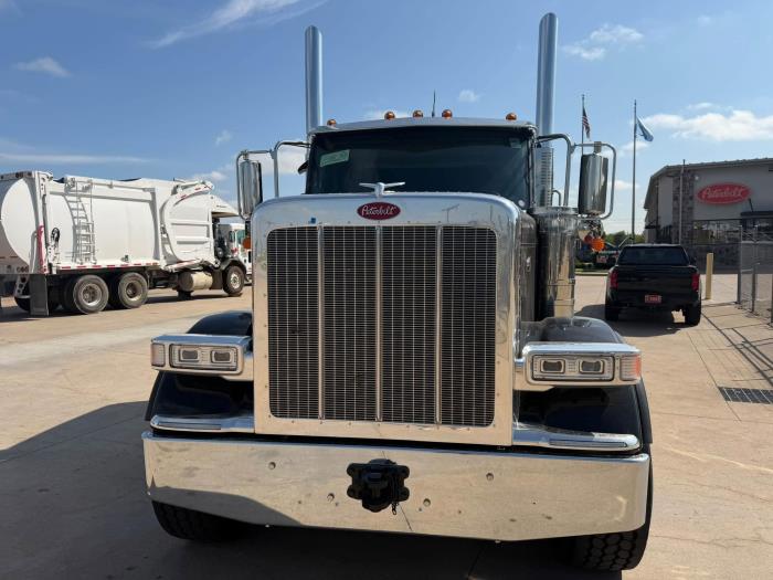 2027 Peterbilt 589-2