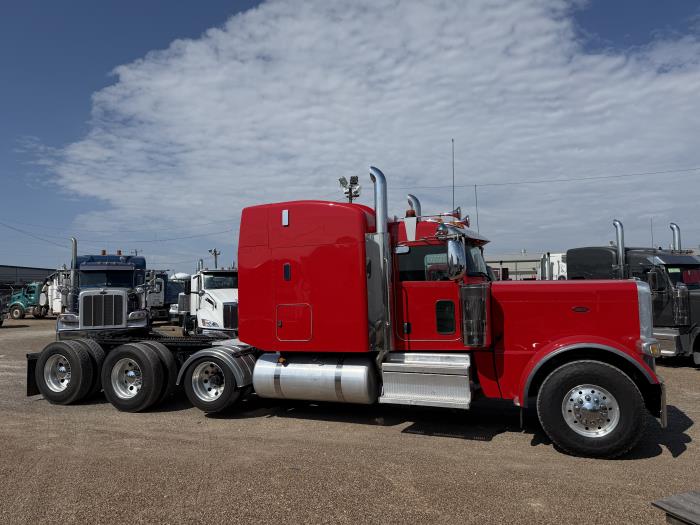 2024 Peterbilt 389-10