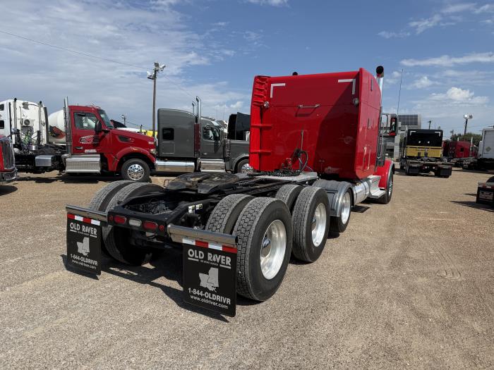 2024 Peterbilt 389-13