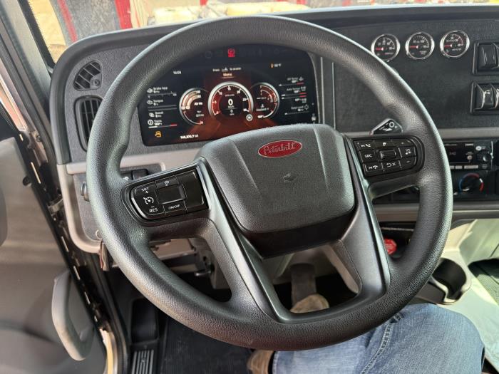 2024 Peterbilt 389-27