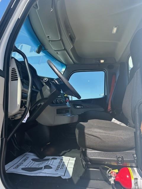 2022 Peterbilt 579-16
