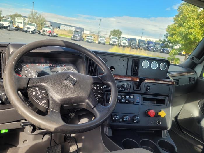 2022 International LT625-11