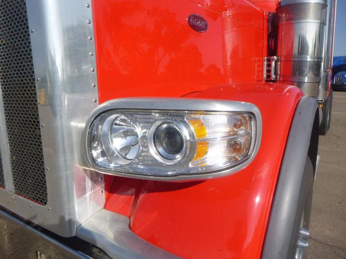 2024 Peterbilt 389-9