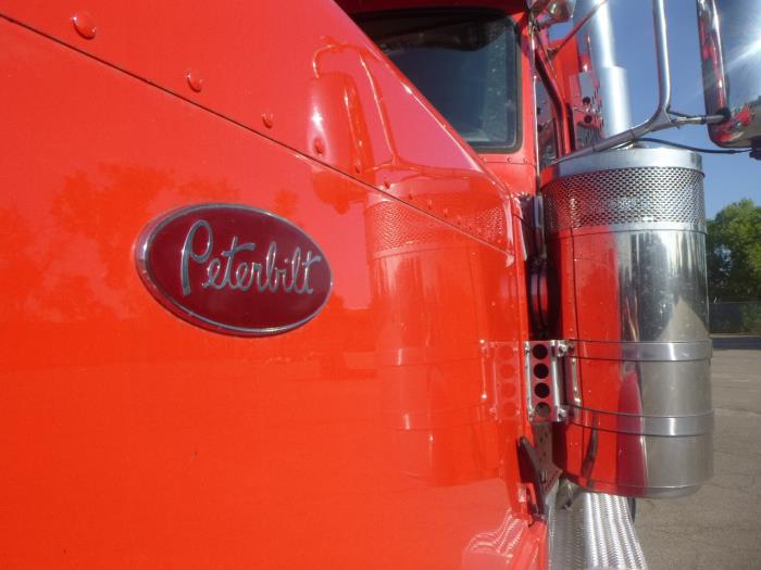 2024 Peterbilt 389-10