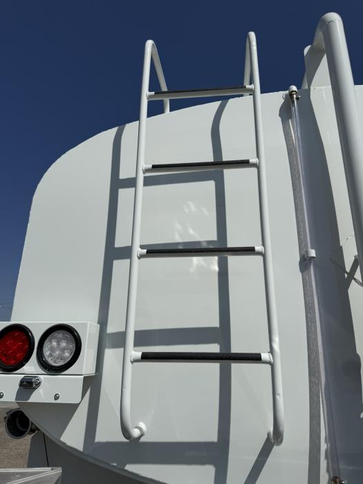2027 Peterbilt 548-6
