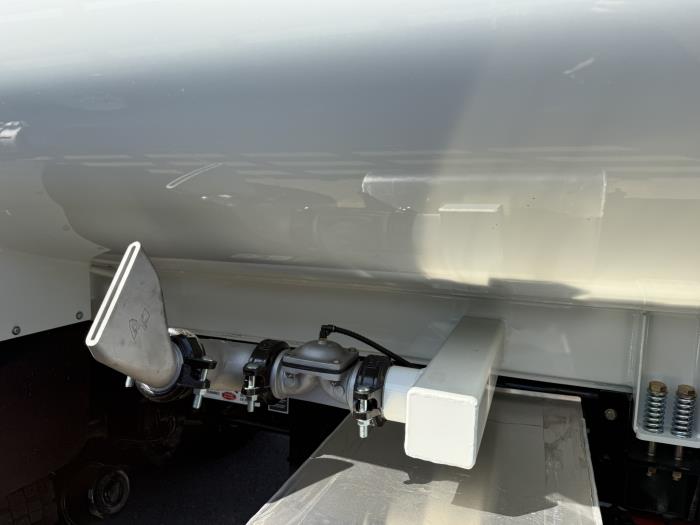 2027 Peterbilt 548-12