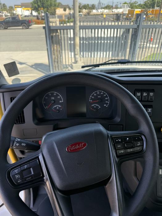 2027 Peterbilt 548-15