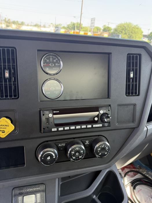 2027 Peterbilt 548-17