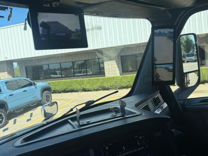 2019 Freightliner Cascadia-11