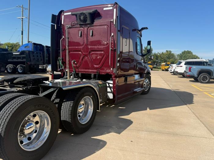 2019 Freightliner Cascadia-8