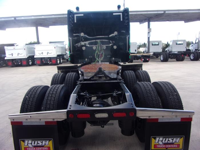 2022 Peterbilt 389-4