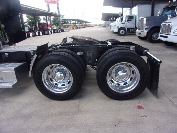 2022 Peterbilt 389-6