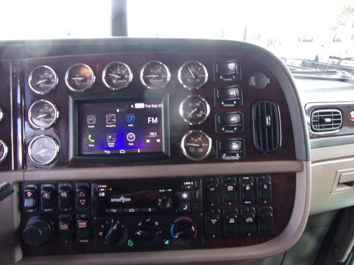2022 Peterbilt 389-10