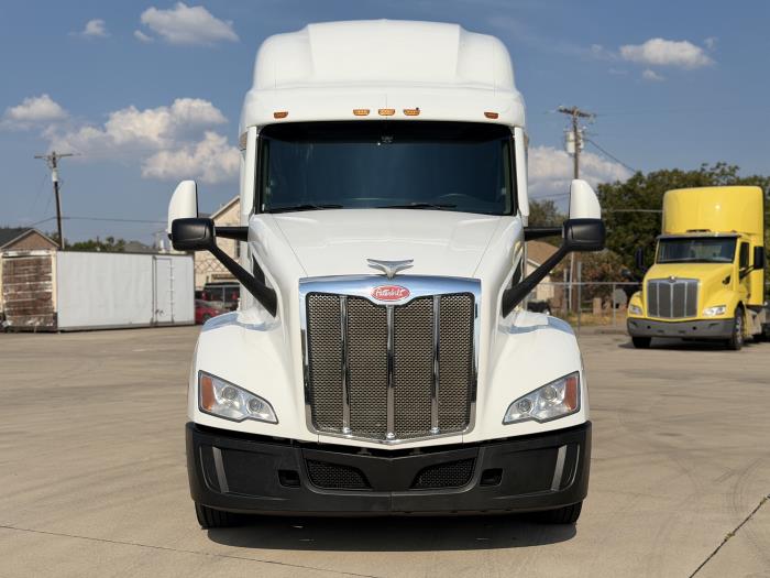 2023 Peterbilt 579-1