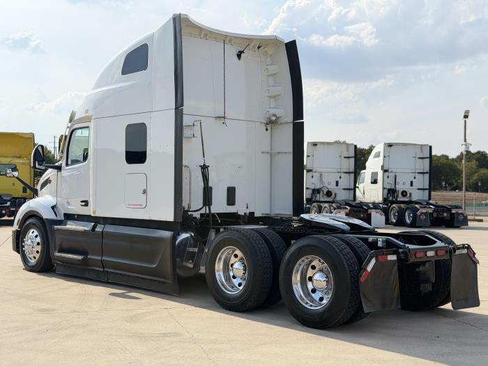 2023 Peterbilt 579-6